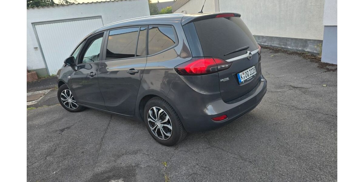 Opel Zafira Tourer 156.761 km 5.500 &euro; Köln 51147