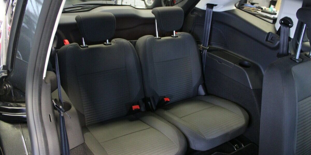 Ford Grand C-Max 1.0 EcoBoost Titanium - 7-Sitzer - 63.004 km 11.980 &euro; Euskirchen 53881