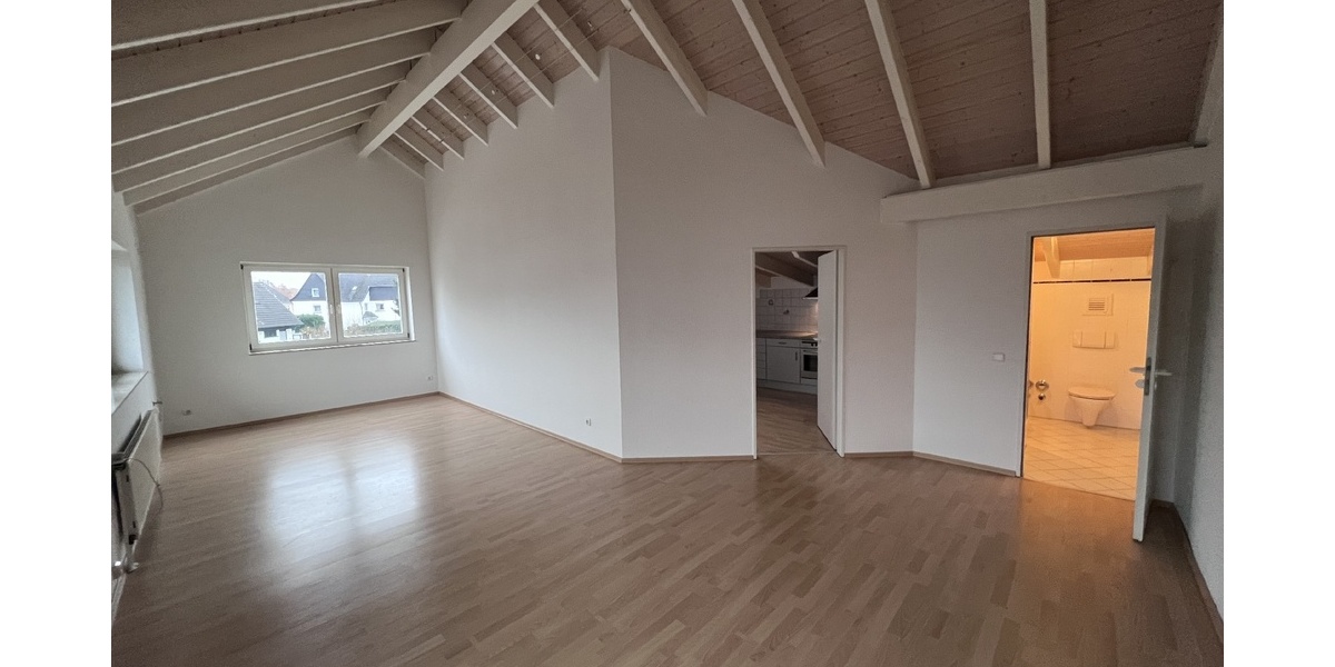 2-Zimmer-Dachgeschoss-Wohnung mit hohen Decken in Oberpleis - Dachgeschoßwohnung Königswinter Oberpleis | Angebot:26531230