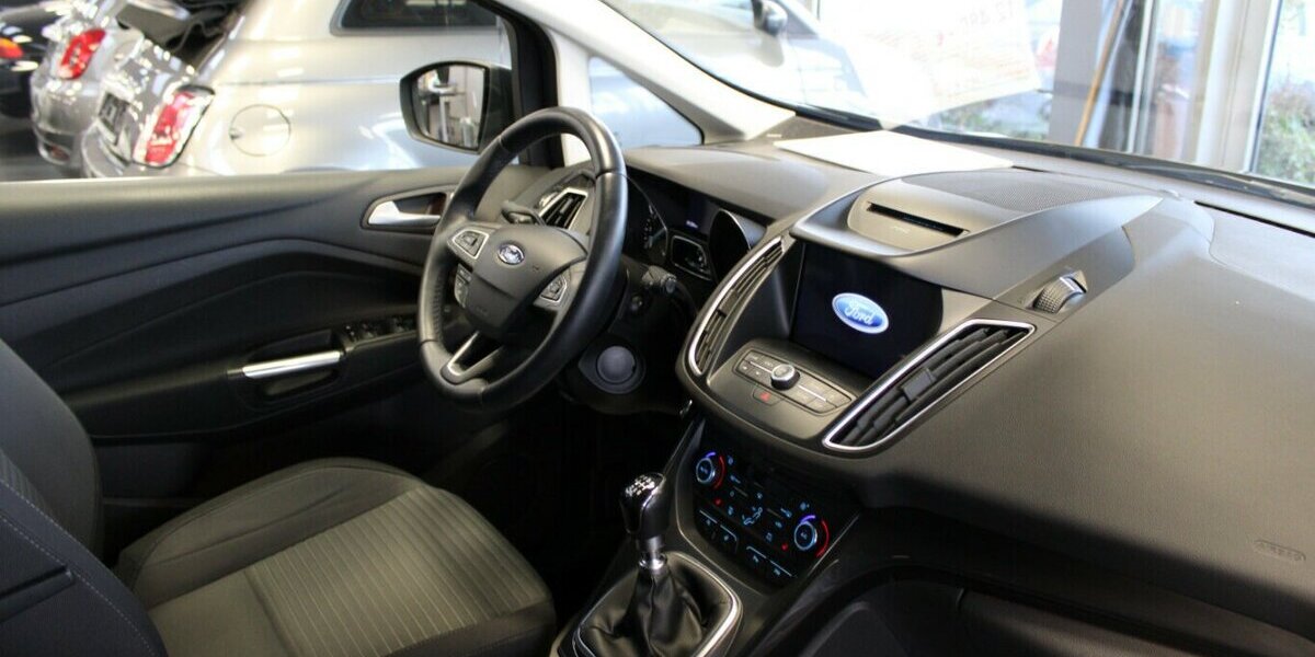 Ford Grand C-Max 1.0 EcoBoost Titanium - 7-Sitzer - 63.004 km 11.980 &euro; Euskirchen 53881