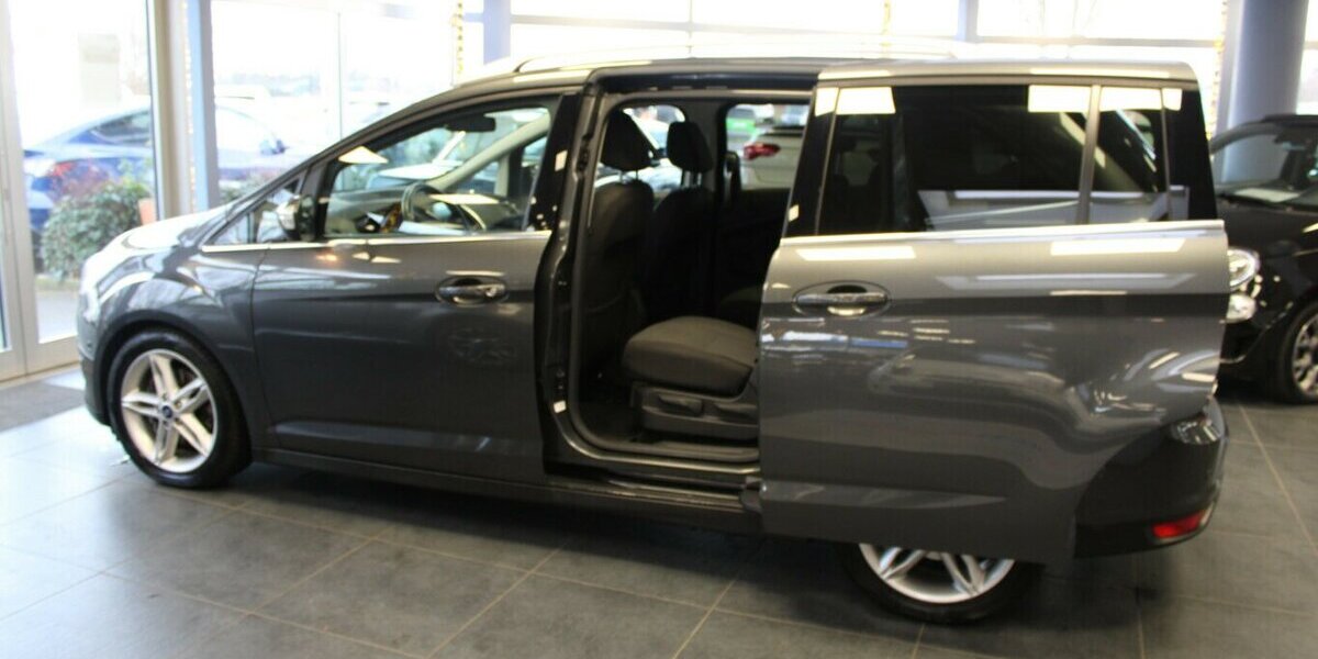 Ford Grand C-Max 1.0 EcoBoost Titanium - 7-Sitzer - 63.004 km 11.980 &euro; Euskirchen 53881