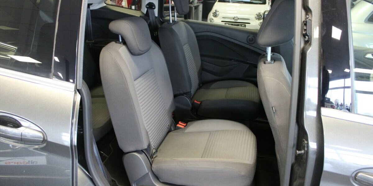 Ford Grand C-Max 1.0 EcoBoost Titanium - 7-Sitzer - 63.004 km 11.980 &euro; Euskirchen 53881