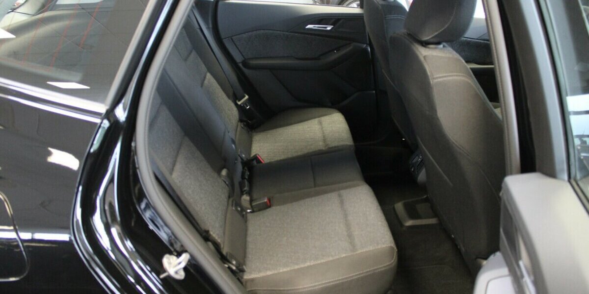 BMW 216 216i Active Tourer Aut, 10.776 km 25.980 &euro; Euskirchen 53881