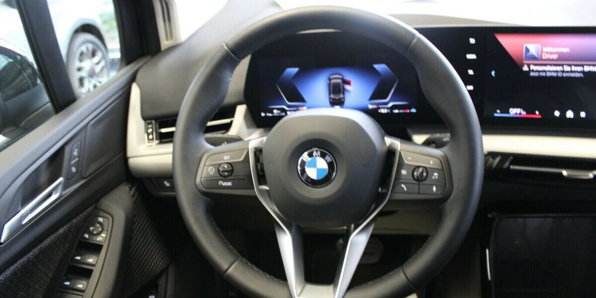 BMW 216 216i Active Tourer Aut, 10.776 km 25.980 &euro; Euskirchen 53881