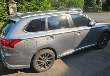 Mitsubishi Plug-in Hybrid Outlander 90.600 km 21.900 &euro; Bonn 53175