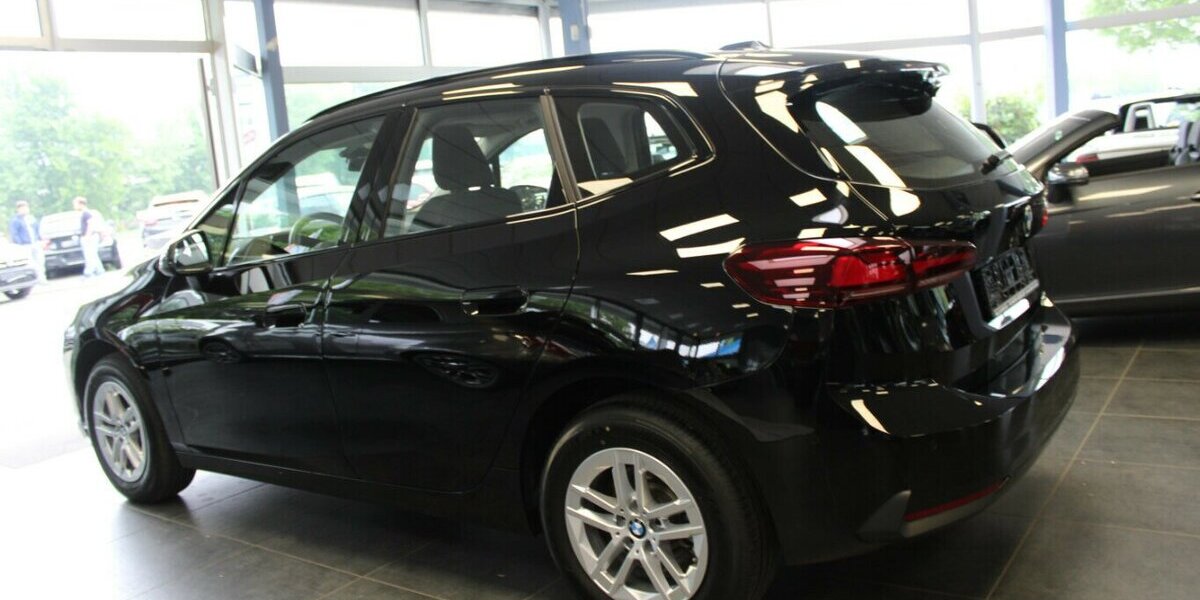 BMW 216 216i Active Tourer Aut, 10.776 km 25.980 &euro; Euskirchen 53881