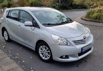 Toyota Verso 149.000 km 5.700 &euro; Köln 51063