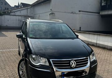 VW Touran 183.418 km 8.499 &euro; Bonn 53121