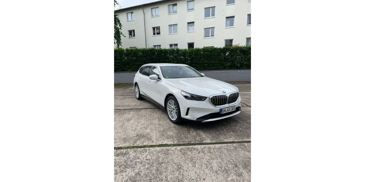 BMW i5 3.900 km 49.000 &euro; Bonn 53119