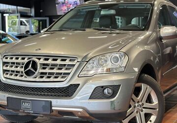 Mercedes-Benz ML 300 156.332 km 13.900 &euro; Bonn 53177