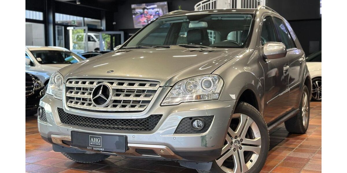 Mercedes-Benz ML 300 156.332 km 13.900 &euro; Bonn 53177