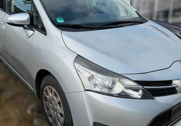 Toyota Verso 330.000 km 4.000 &euro; Köln (Ostheim) 51107