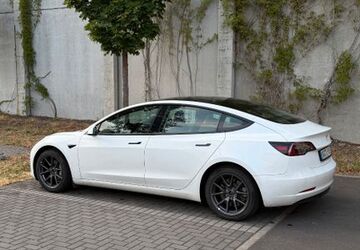 Tesla Model 3 56.000 km 27.900 &euro; Köln 50933