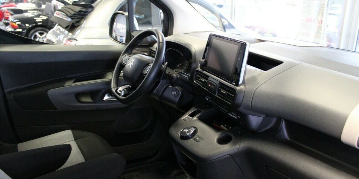 Citroen Berlingo M BlueHDi EAT8 Shine Panorama - Navi 82.816 km 17.980 &euro; Euskirchen 53881