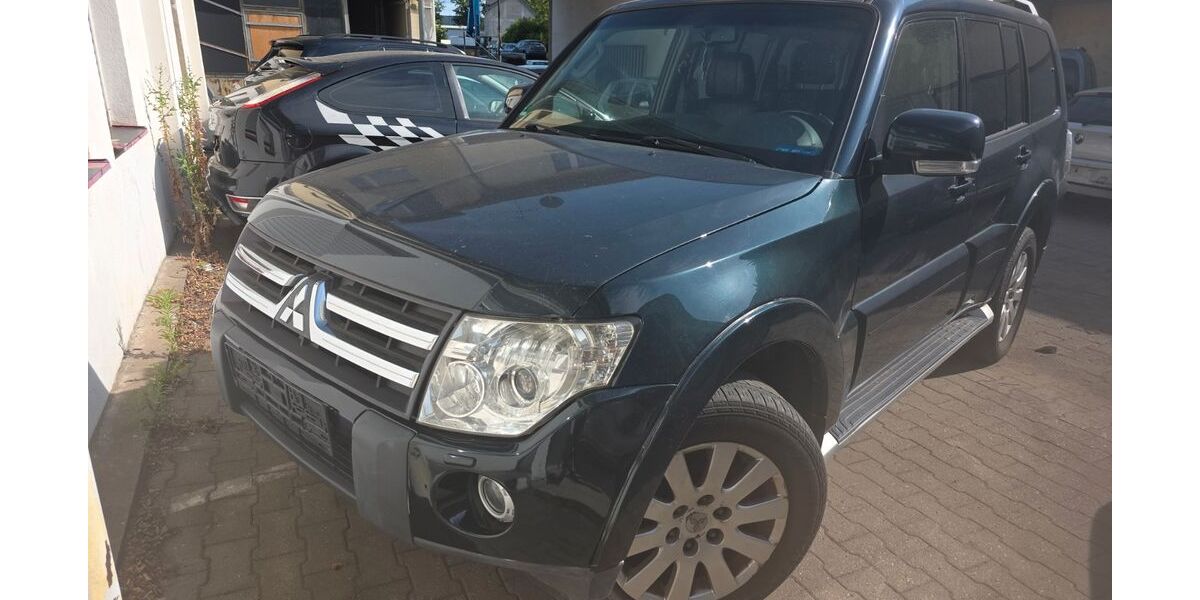 Mitsubishi Pajero 258.444 km 7.222 &euro; Bonn 53227