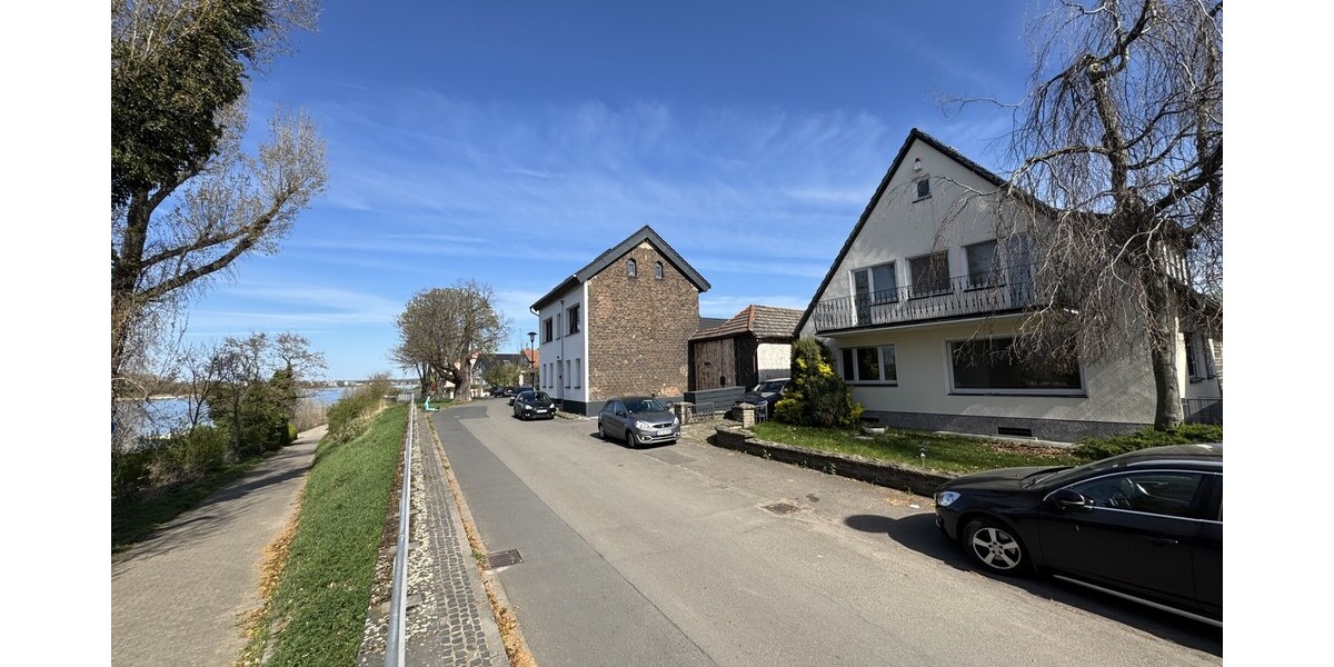 Straßenansicht
