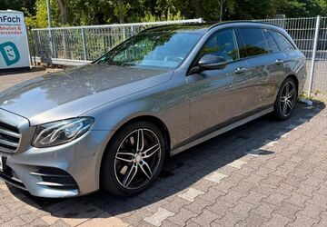 Mercedes-Benz 220 119.000 km 21.500 &euro; Bonn 53177