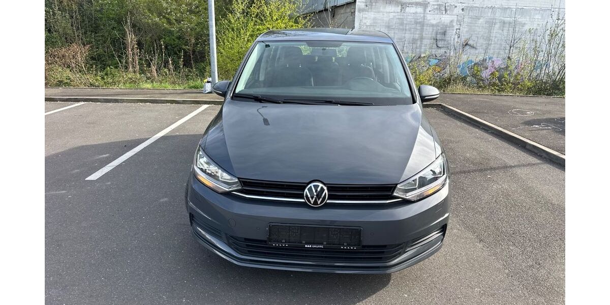 VW Touran 156.000 km 14.300 &euro; Bonn 53117