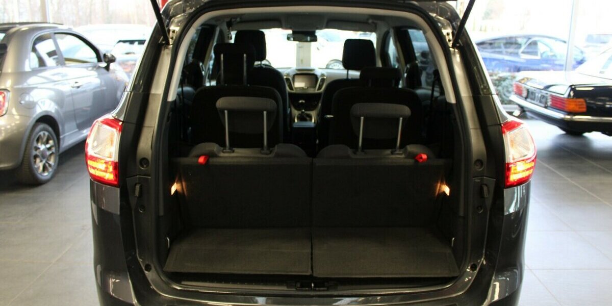 Ford Grand C-Max 1.0 EcoBoost Titanium - 7-Sitzer - 63.004 km 11.980 &euro; Euskirchen 53881