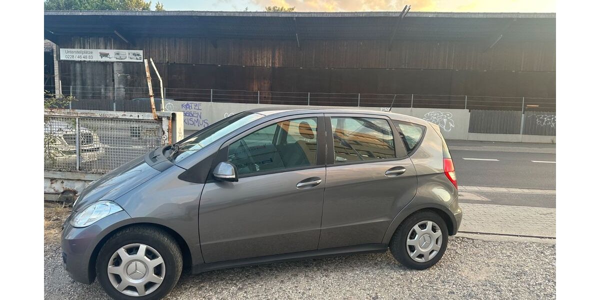 Mercedes-Benz A 180 202.978 km 2.350 &euro; Bonn Beuel 53227