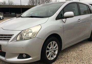 Toyota Verso 182.000 km 5.999 &euro; Bonn 53227