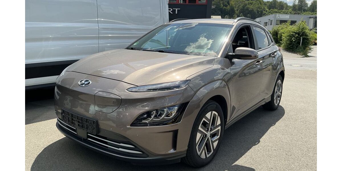 Hyundai KONA 28.426 km 24.900 &euro; Eitorf 53783