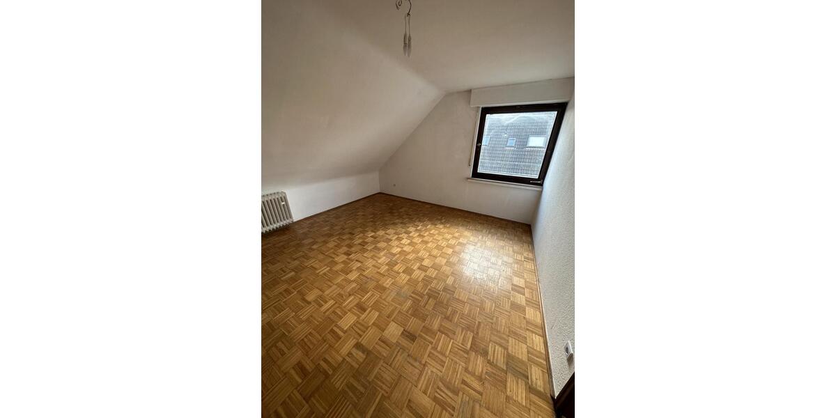 Dachgeschoßwohnung Köln Porz - 3 Zimmer, 62 m&sup2;, 1.100&euro; | Angebot:26620068