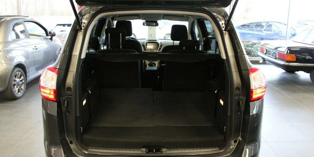 Ford Grand C-Max 1.0 EcoBoost Titanium - 7-Sitzer - 63.004 km 11.980 &euro; Euskirchen 53881