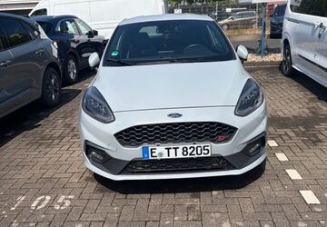 Ford Fiesta 61.000 km 14.850 &euro; Köln 50765