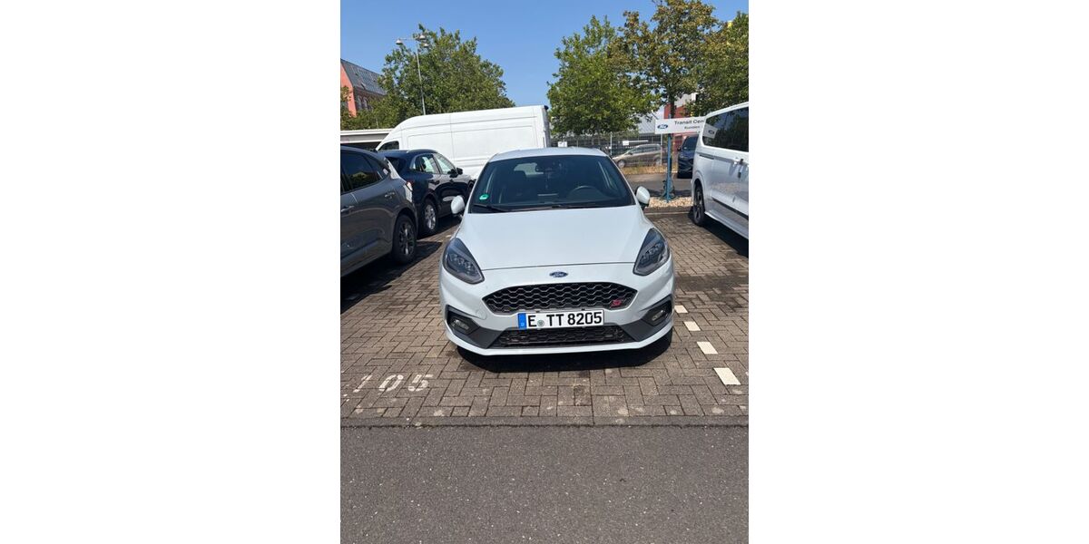 Ford Fiesta 61.000 km 14.850 &euro; Köln 50765
