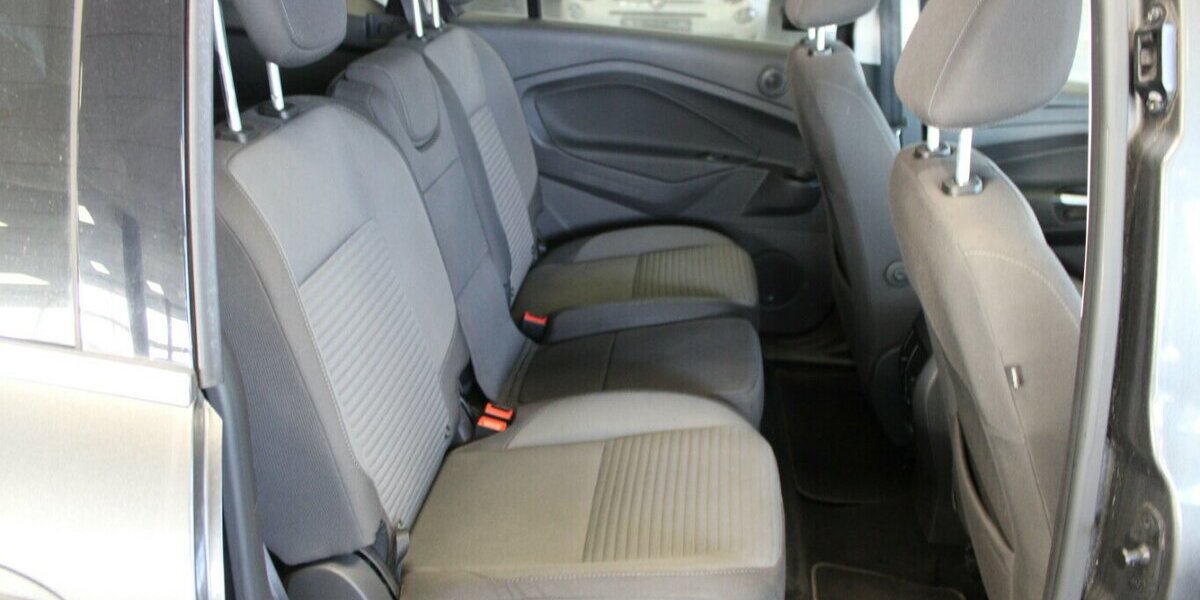 Ford Grand C-Max 1.0 EcoBoost Titanium - 7-Sitzer - 63.004 km 11.980 &euro; Euskirchen 53881