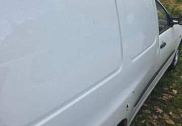 VW Caddy 111.000 km 1.350 &euro; Köln 51109