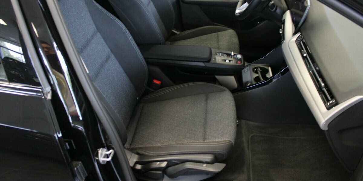 BMW 216 216i Active Tourer Aut, 10.776 km 25.980 &euro; Euskirchen 53881