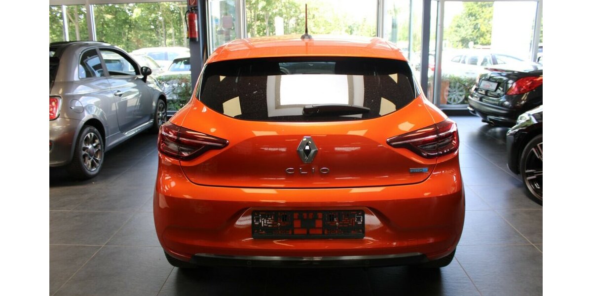 Renault Clio 1.6 E-TECH Hybrid 140 Intens 49.815 km 14.480 &euro; Euskirchen 53881